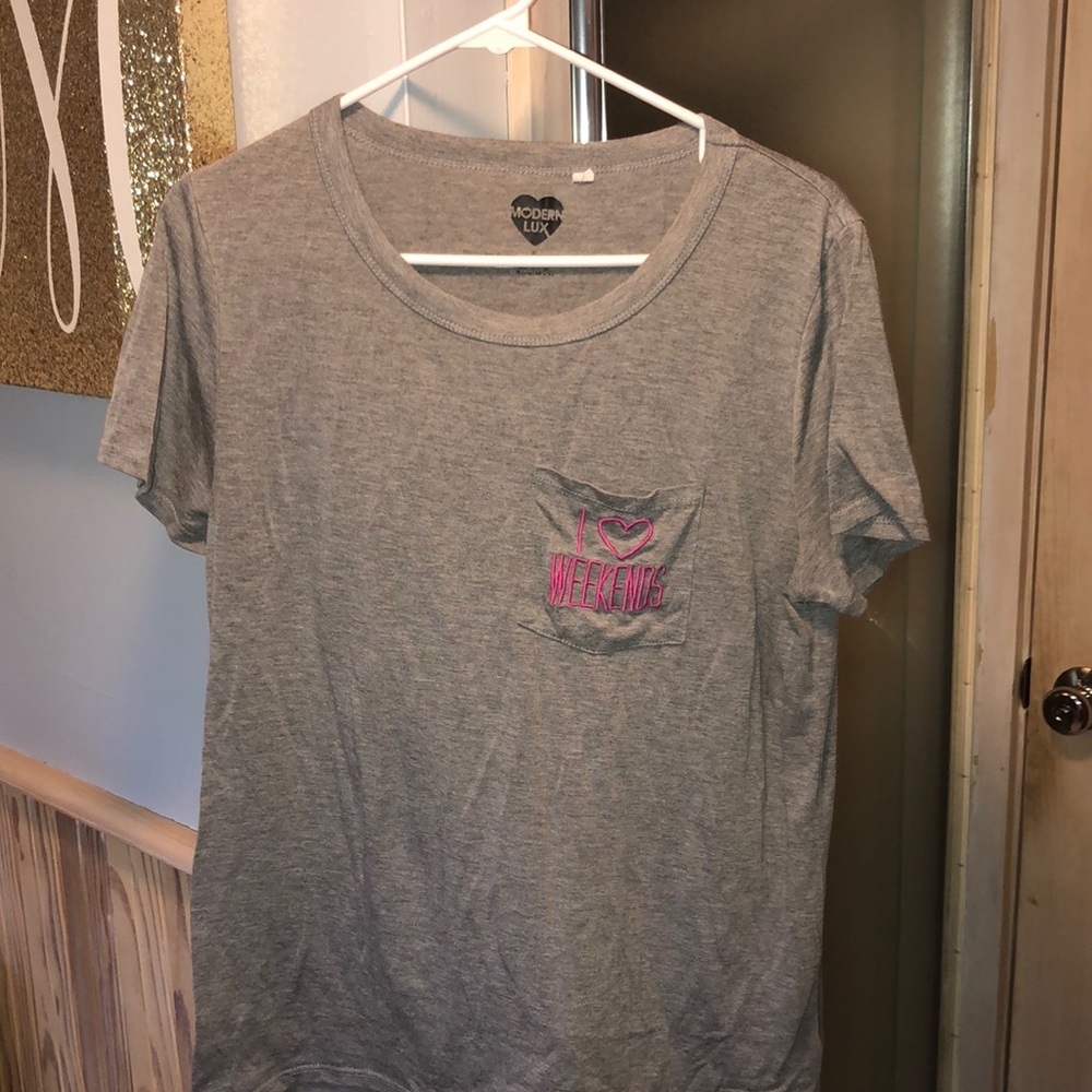 💛 I LOVE WEEKENDS T-SHIRT